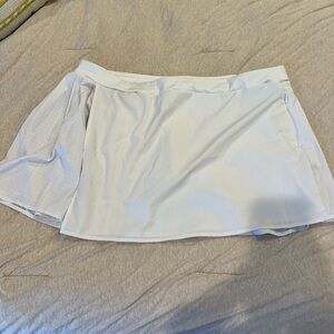 Avia White Women's Skirt